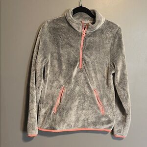 Daisy Fuentes Soft Gray Fleece Top